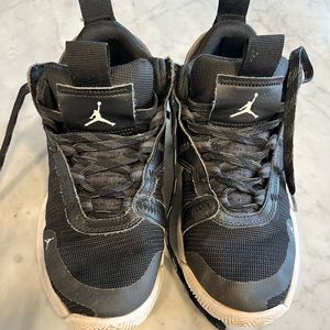 Jordan Flight Boys size 4.5